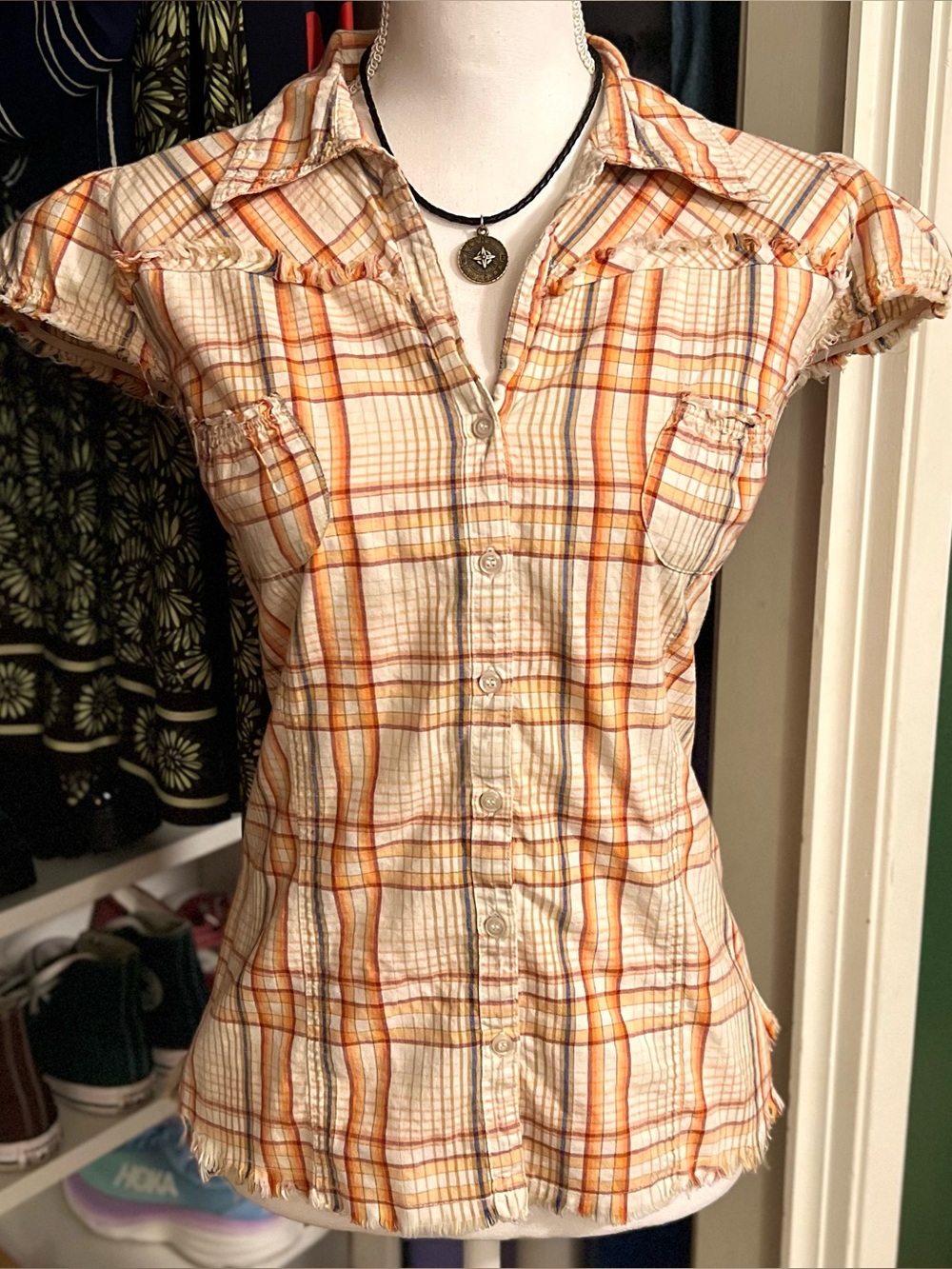 2000s plaid short sleeve button down
